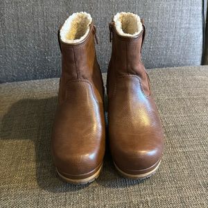 Brown universal thread with fur, ankle boot size 5.5